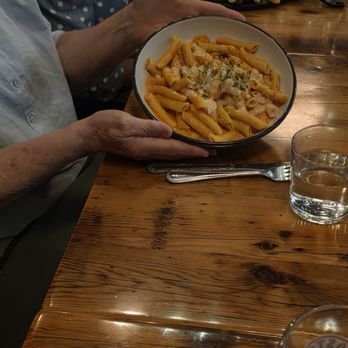 The Ford Tavern - Gastropubs Near Me - Medford, Massachusetts