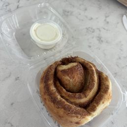 Classic roll with frosting on the side Classic roll with frosting on the side