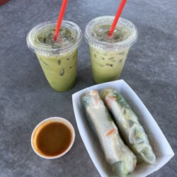 Pinto Thai Kitchen - Salad rolls, Thai tea