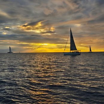 Oahu Catamarans - Boat Charters Near Me - Honolulu, Hawaii Oahu Catamarans - Boat Charters Near Me - Honolulu, Hawaii