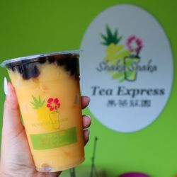 Shaka Shaka Tea Express - Papaya Mango Smoothie @tiffhuangry