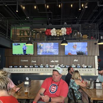 Pour Taproom - Inside - Beer Bar Near Me - Jacksonville, Florida