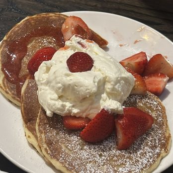 The Original Pancake House - Strawberry Pancakes - Short Stack (3) - Breakfast & Brunch Near Me - Minnetonka, Minnesota