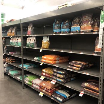 Pet Supplies Plus North Woodlands - Near empty - Pet Stores Near Me - Conroe, Texas