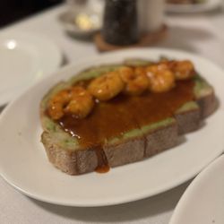 Bell's Mansion - Avocado and shrimp toast with Thai chili sauce
