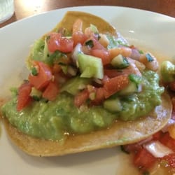 Sirloin Stockade - Hice una tostada de guacamole con ceviche. Aqui sobran los aguacates.