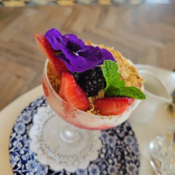 Little Hen - Yogurt Parfait - Breakfast & Brunch Near Me - Miami, Florida Little Hen - Yogurt Parfait - Breakfast & Brunch Near Me - Miami, Florida