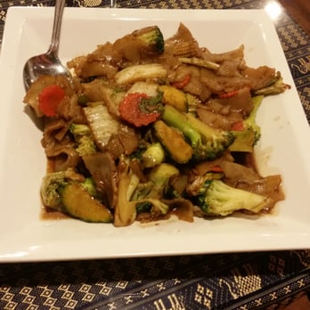 Thai Chili - Veggie pad see ew - Thai Near Me - Reno, Nevada