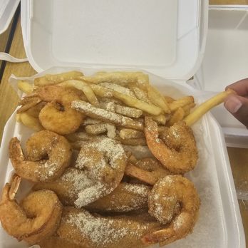 Snappers - Snapper & jumbo shrimp with fries - Seafood Near Me - Pompano Beach, Florida Snappers - Snapper & jumbo shrimp with fries - Seafood Near Me - Pompano Beach, Florida