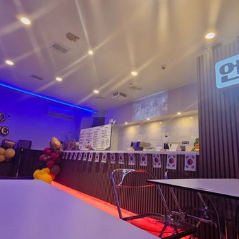 Unninae K-Burger - FRONT COUNTER / SEATING - Burgers Near Me - Los Angeles, California Unninae K-Burger - FRONT COUNTER / SEATING - Burgers Near Me - Los Angeles, California