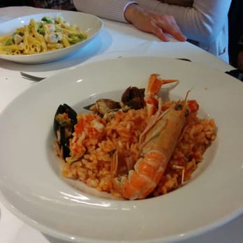 Puccini's Pizzeria e Ristorante - Italian Near Me - Swinton, XGM