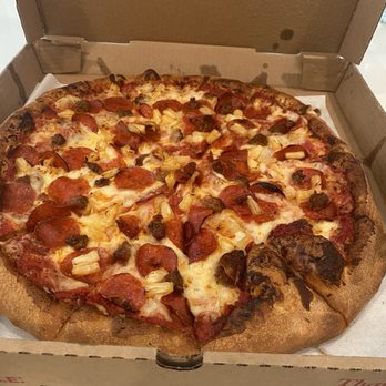 Giovanni's Pizza and Pasta - Pepperoni and sausage and pineapple - Pizza Near Me - Menifee, California Giovanni's Pizza and Pasta - Pepperoni and sausage and pineapple - Pizza Near Me - Menifee, California