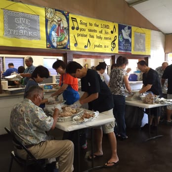 Kahului Union Church - Church members shredding the turkeys for the Thanksgiving luncheon - Churches Near Me - Kahului, Hawaii