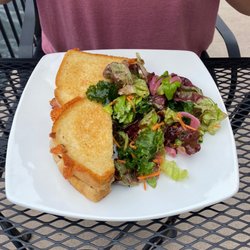 Bella's Bakery & Bistro - Grown up grilled cheeae