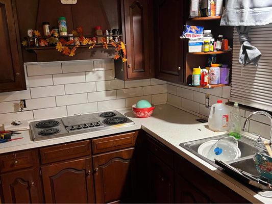 Fahnestock Custom Contracting Logo