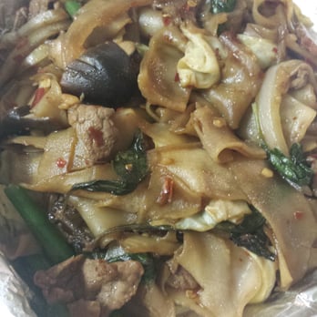 Aura Thai - Beef drunken noodles in that EXTRA HOT (: - Thai Near Me - Long Beach, California Aura Thai - Beef drunken noodles in that EXTRA HOT (: - Thai Near Me - Long Beach, California