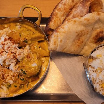 Da Gama - Goan Fisherman's Curry with Garlic Naan - Indian Near Me - Houston, Texas