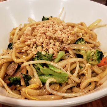 Toss Noodle Bar - Hoikken noodles with Thai, Malay and Japanese sauce + beef - Asian Fusion Near Me - Berkeley, California