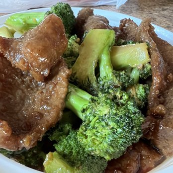 China Palace - Beef With Broccoli - Chinese Near Me - Middletown, New Jersey
