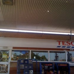 Tesco Petrol Filling Station - Petrol shop