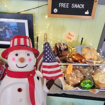Lil Black Bear Cafe - Sandwiches Near Me - Pigeon Forge, Tennessee Lil Black Bear Cafe - Sandwiches Near Me - Pigeon Forge, Tennessee