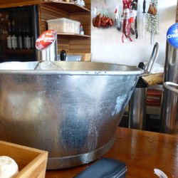 Jabalón - glasses are kept chilled in a bucket
