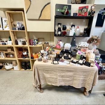 Blackbird Market - Home decor, etc. for sell - Gluten-Free Near Me - Beaver, Pennsylvania