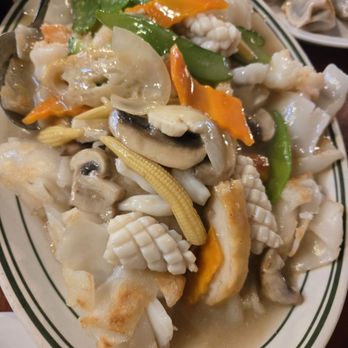 Sun Wah Bar-B-Que - Seafood chow fun - Barbeque Near Me - Chicago, Illinois