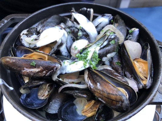 Huguette, Bistro de la mer by null