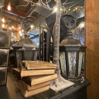 Gideon's Bakehouse - Decors - Bakeries Near Me - Orlando, Florida Gideon's Bakehouse - Decors - Bakeries Near Me - Orlando, Florida