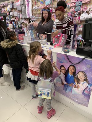 Claire's by null