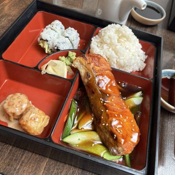 Ako - Salmon bento box - Sushi Bars Near Me - Brooklyn, New York