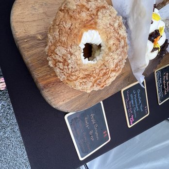 Wallflour Bake Shop - Bakeries Near Me - Honolulu, Hawaii