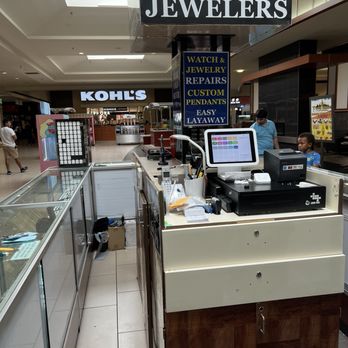 Raza Jewelers - Stall/kiosk is parallel to Kohls on the second level - Jewelry Repair Near Me - Maplewood, Minnesota Raza Jewelers - Stall/kiosk is parallel to Kohls on the second level - Jewelry Repair Near Me - Maplewood, Minnesota