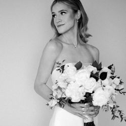 Lake O. Floral - Https://lakeofloral.com/ Bridal Flowers Order online 24/7