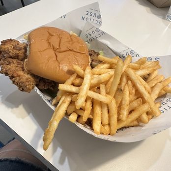 Auction House - Fried chicken sandwich - Wine Bars Near Me - Fletcher, North Carolina Auction House - Fried chicken sandwich - Wine Bars Near Me - Fletcher, North Carolina