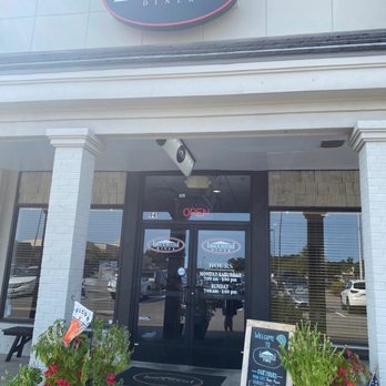 Brick House Diner - Storefront - Seafood Near Me - Virginia Beach, Virginia