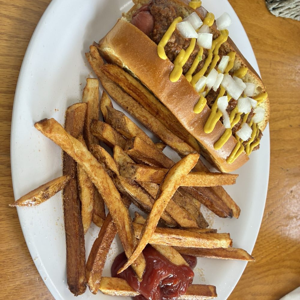 PicNik's - Dog with hand cut fries - Breakfast & Brunch Near Me - Mooresville, North Carolina