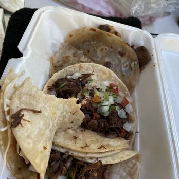 Comiendo Con Memo - Two birra Tacos and (w 1 Quesadilla (with meat) - Food Trucks Near Me - Laveen, Arizona