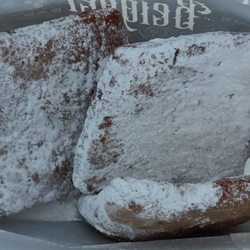 The Beignet Bar - An orderl has 3 beignets. (The Original)