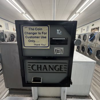 SC Coin Laundry 2 - Change machine - Laundromat Near Me - El Segundo, California