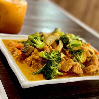Thai Ginger - L 9. Yellow Curry - Thai Near Me - Hamilton, New Jersey