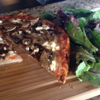De Mello Coffee - Yummy mushroom pizza - Coffee & Tea Near Me - Toronto, Ontario