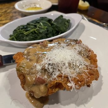 Moustos Pasta & Grill - Chicken Marsala with sautéed spinach - Italian Near Me - Paris, Tennessee Moustos Pasta & Grill - Chicken Marsala with sautéed spinach - Italian Near Me - Paris, Tennessee