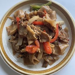 Thai Bistro - Drunken noodles with chicken