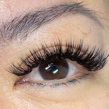 Hanna's Lashes - Volume eye lashes - Eyelash Service Near Me