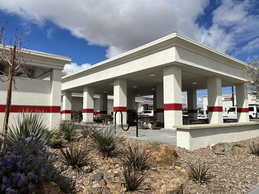 In-N-Out Burger by null
