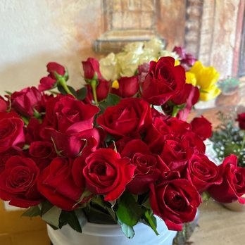 Pedro's Mexican Restaurant - a bucket of red roses - Mexican Near Me - Atascadero, California