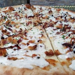 MID MIGHT PIZZA CLUB 　M size New Era Pizza Club Graphic White Oversized T-Shirt | NEC EU