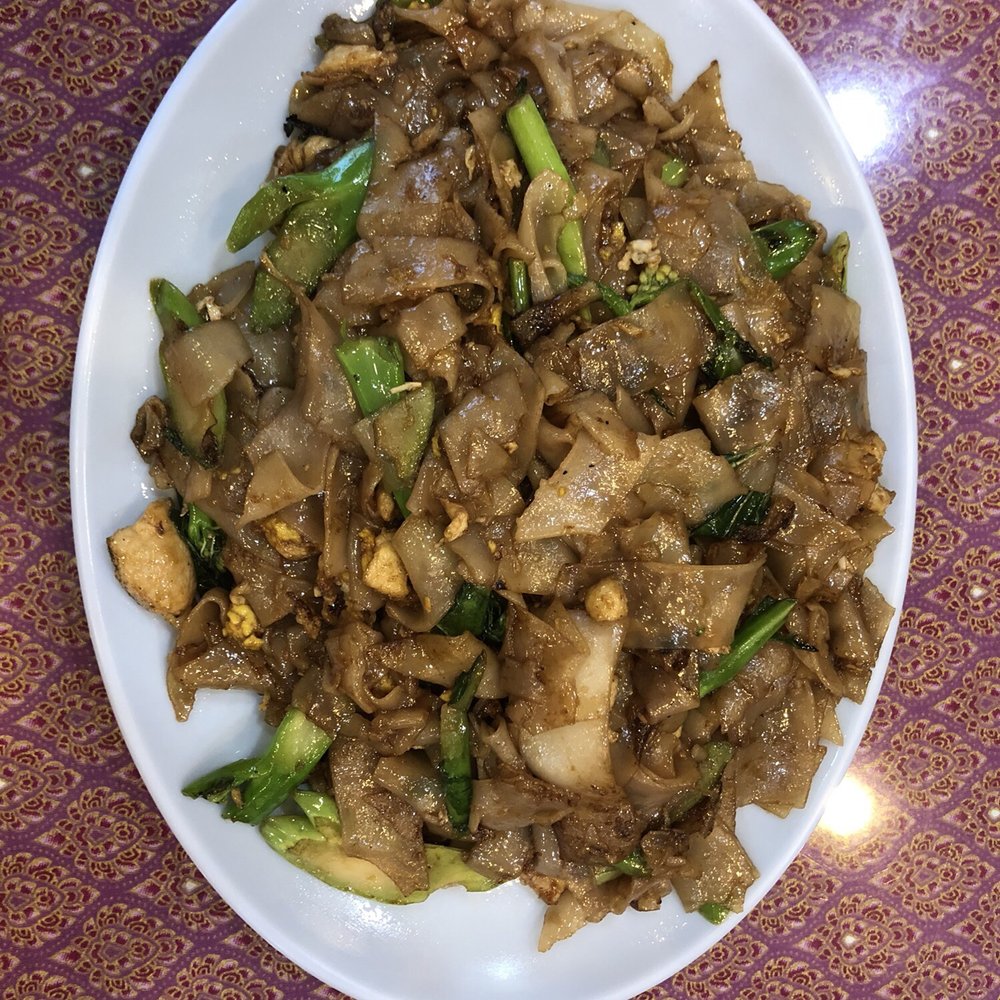 Ontar Thai Restaurant - Chicken Pad see ew - Thai Near Me - Ontario, California Ontar Thai Restaurant - Chicken Pad see ew - Thai Near Me - Ontario, California